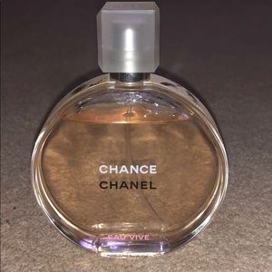 Chanel Eau Vive perfume